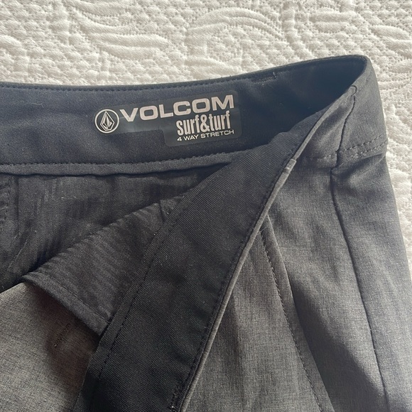 Volcom Surf & Turf 4-way Stretch Gray Shorts Size 42 - Picture 5 of 8